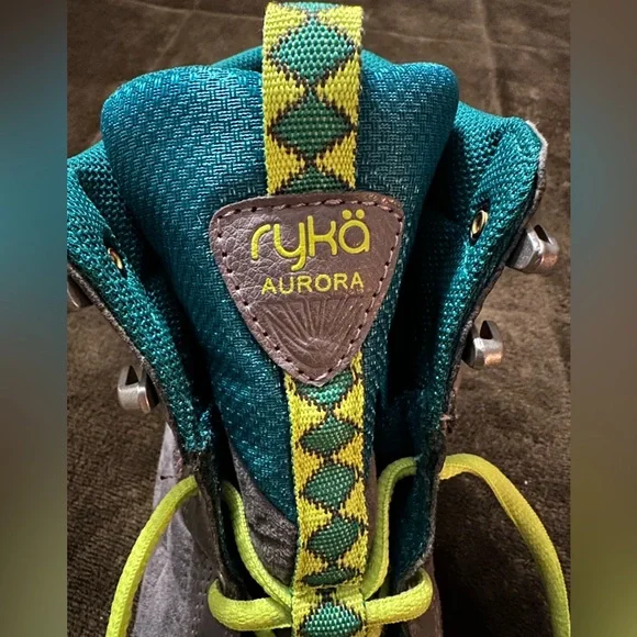 Rylan Aurora quilted water resistant hightop boots - Picture 5 of 5